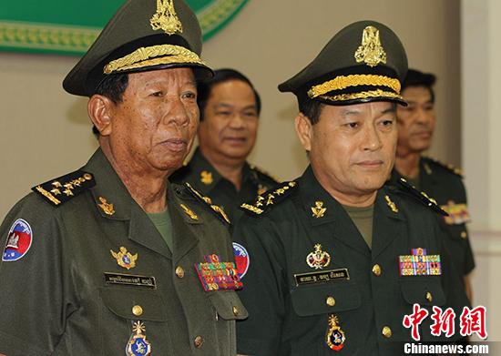 柬埔寨王家军新任总司令宣誓就职