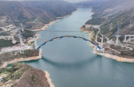 World’s largest span arch bridge under construction in Guangxi